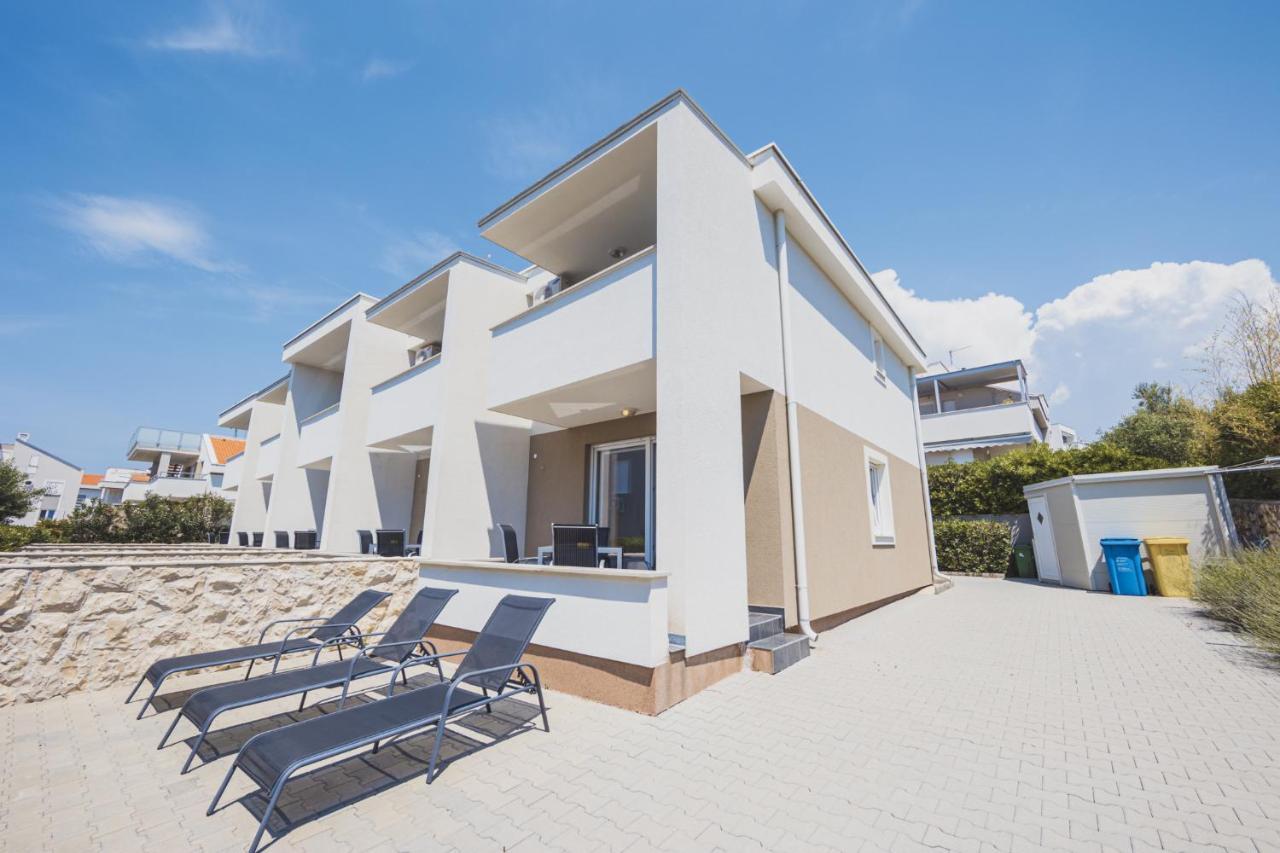 Apartments Lemon Novalja Exterior photo